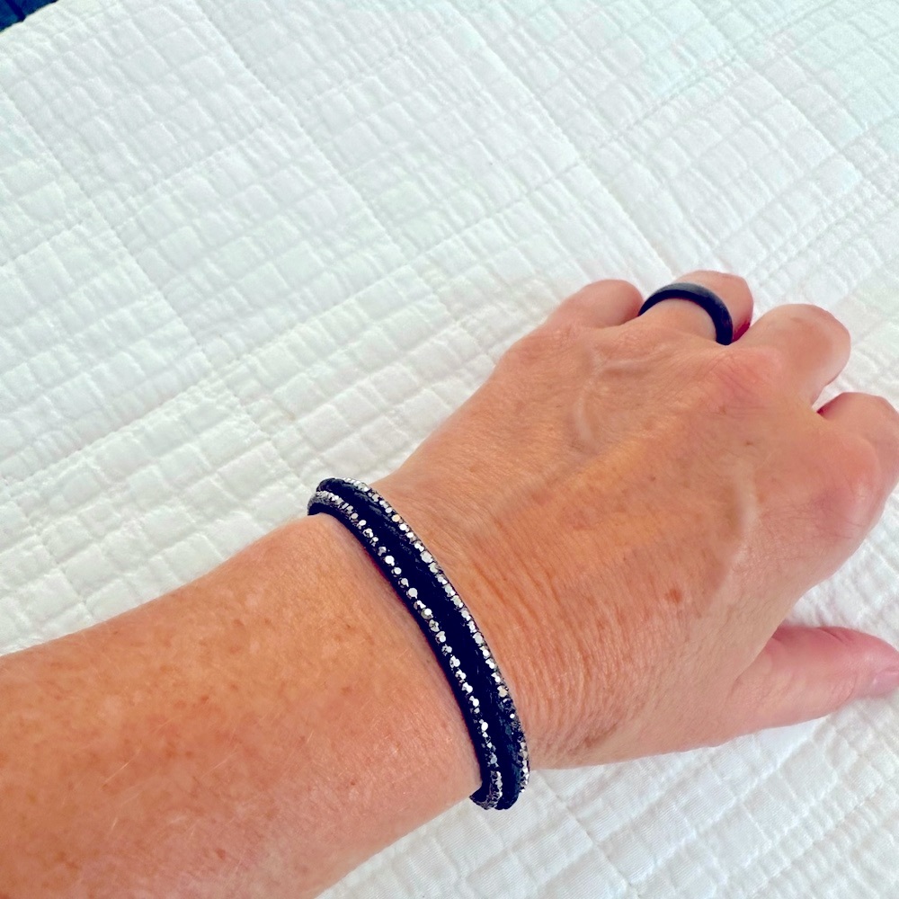 Leather magnetic bracelet